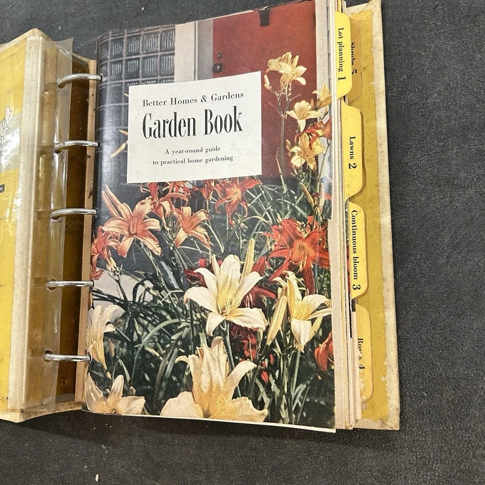 Better‎ Homes and Gardens Garden Book 1954 2nd Edition 5 Ring Binder Vintage